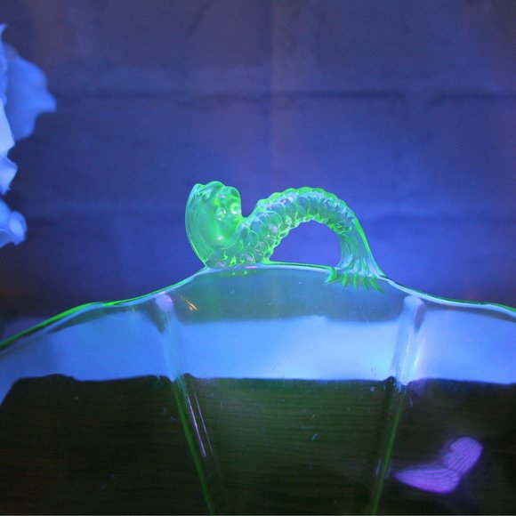URANIUM GLASS BOWL circa 1920 by Fenton koi fish handles glow glass candy dish - Picture 2 of 9